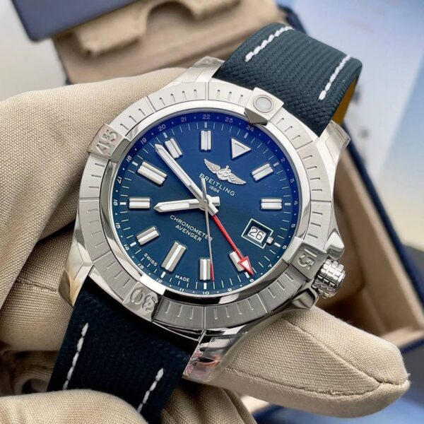 Breitling Avenger Automatic GMT 45