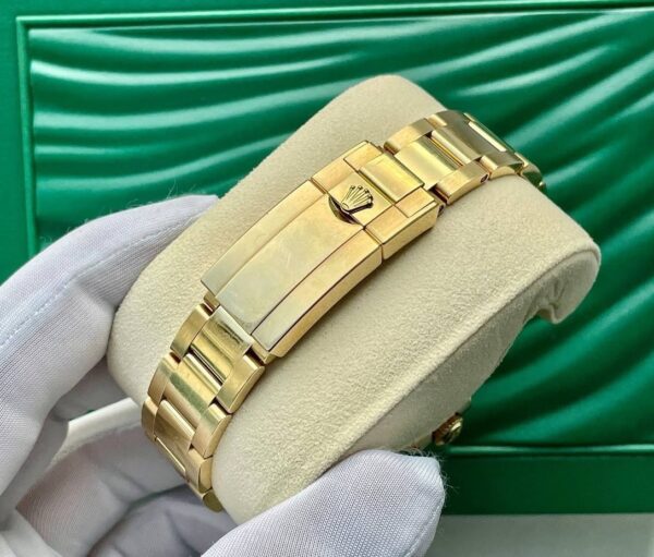 Rolex GMT Master II Yellow Gold 116718LN